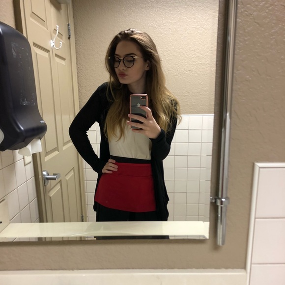 Meet your Posher, Carley - Picture 6 of 8